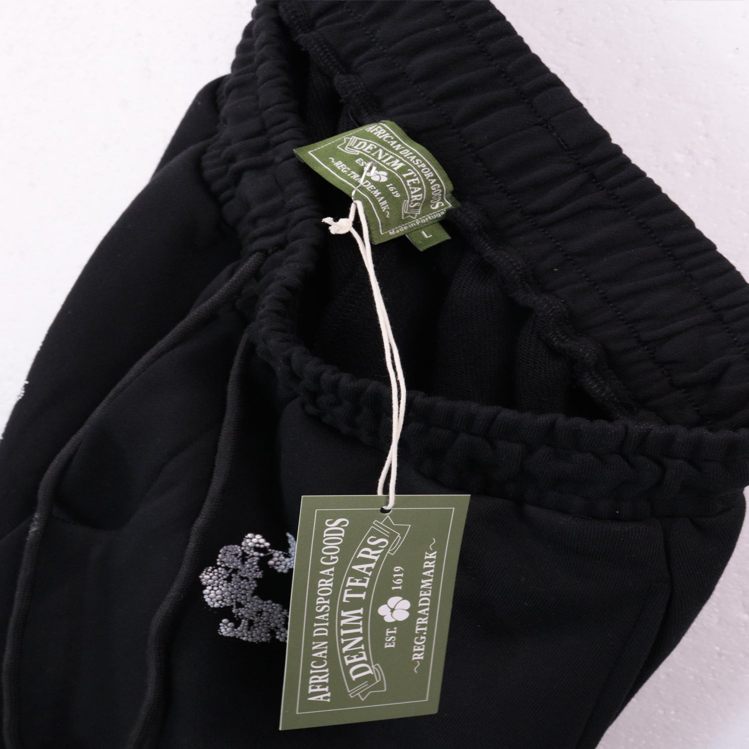 DENIM TEARS  Shorts 8659